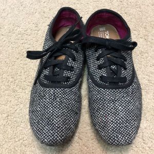 Toms shoes